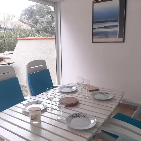 Holiday home Charmante Patio 4 Pers, Proche Centre & Plages, Avec Terrasse Et Parking Privatif - Fr-1-239-881 *