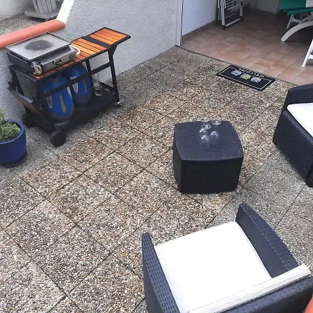 Holiday home Charmante Patio 4 Pers, Proche Centre & Plages, Avec Terrasse Et Parking Privatif - Fr-1-239-881